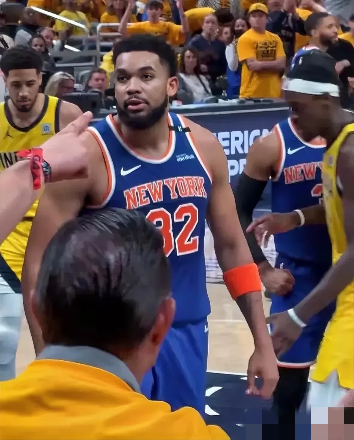 里程碑夜纽约尼克斯主帅复盘，NBA总决赛关键时刻刷纪录，气氛紧张，高层口径保持一致的简单介绍