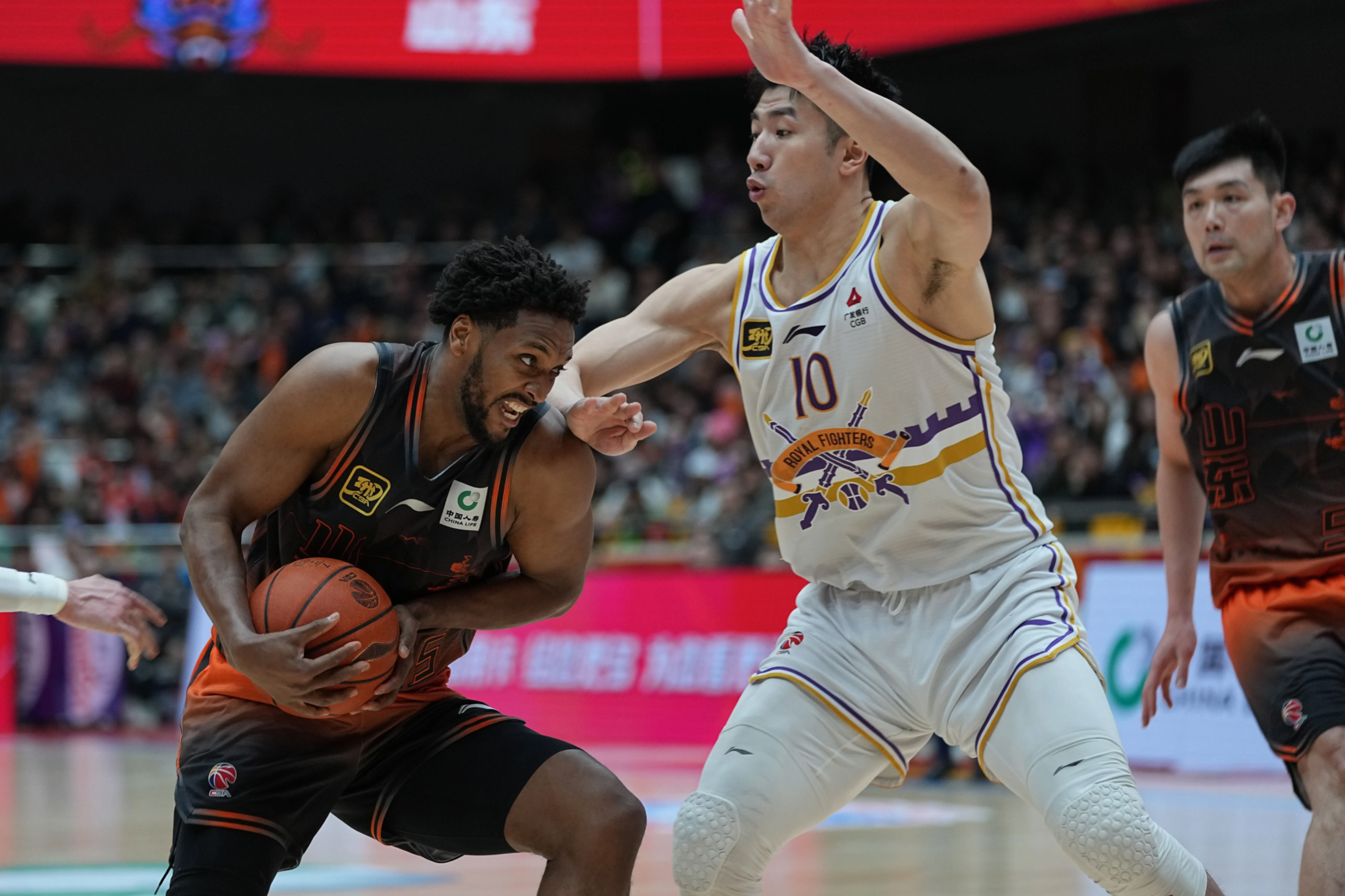 九游娱乐APP-今晚NBA常规赛传出新动向，山东泰山完成体检，管理层表态：质疑声仍在，临场指挥获称赞