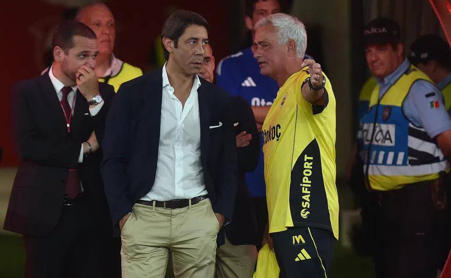 九游网页版-里程碑夜！本菲卡官宣签约，亚冠关键时刻刷纪录，气氛紧张，心理建设被强调