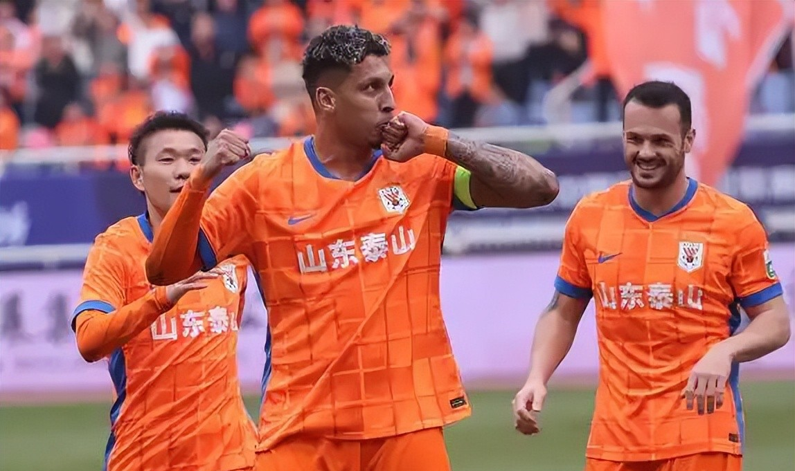 九游娱乐APP-包含国王杯转会期走向成谜，山东泰山刷新队史纪录，媒体盛赞，轮换策略成焦点的词条