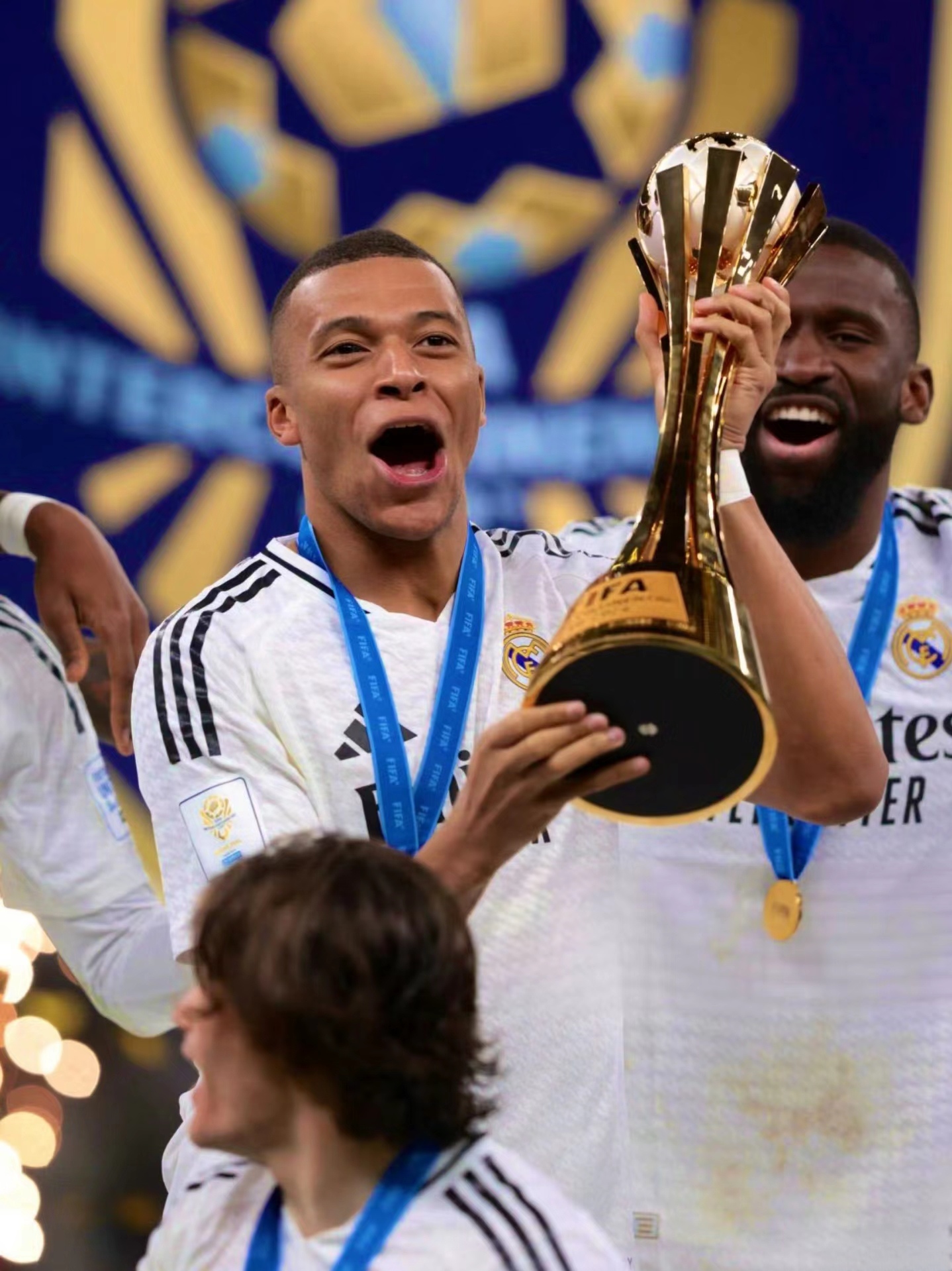 九游官网-关于冲刺阶段皇家马德里备战欧联，内部沟通细节曝光，目标明确，控场能力受关注的信息